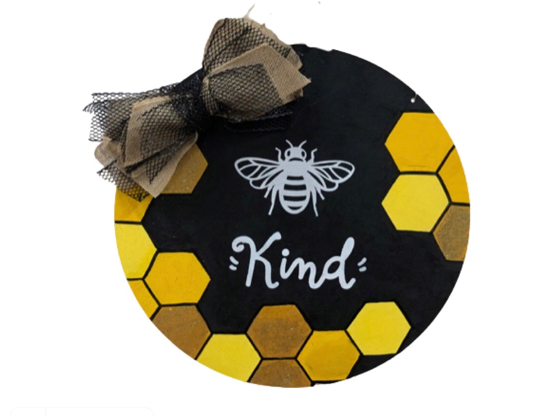 Bee Kind - round door hanger